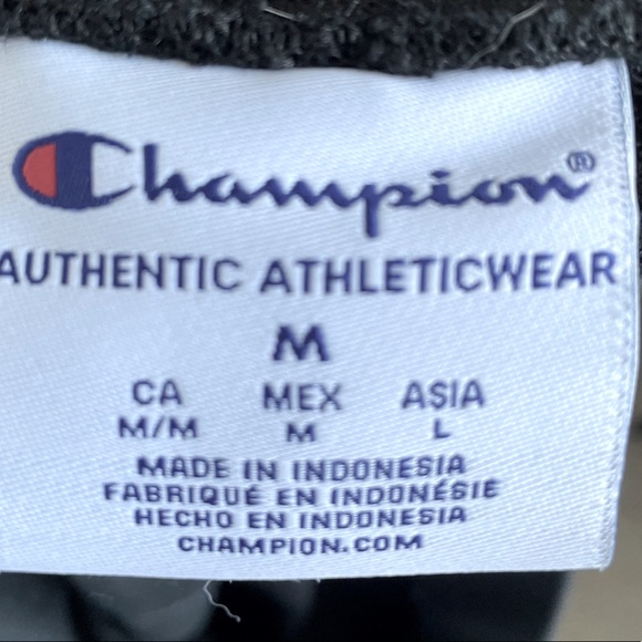 Champion shorts - Picture 3 of 3